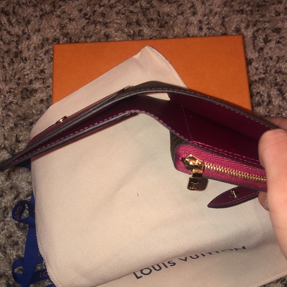 Louis Vuitton Juliette Wallet. New condition! - Picture 4 of 9